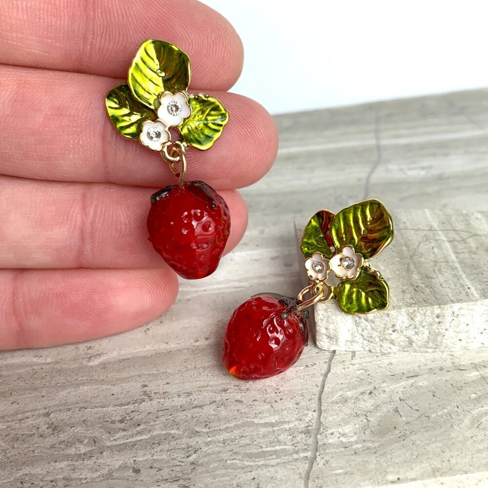 NEW ~ Anthropologie Strawberry Dangle Earrings - Picture 7 of 7